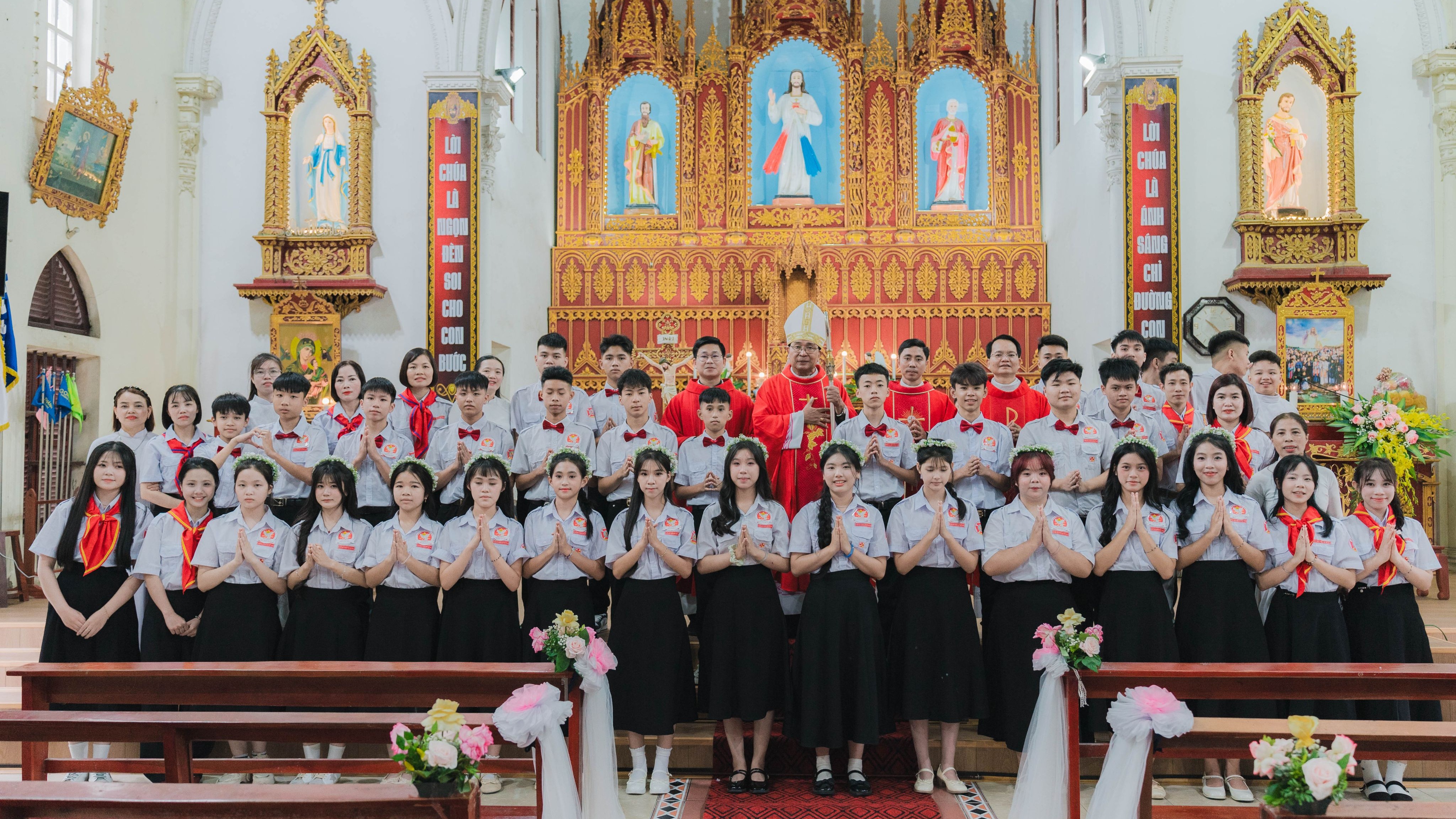 Giáo xứ Bùi Xá: 29 thiếu nhi lãnh nhận Bí tích Thêm sức